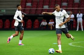 爱游戏娱乐：马卡：巴斯克斯能否续约，很可能取决于阿诺德是否加盟皇马.